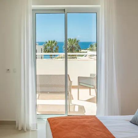 Ocean & 3 With Pool By Homing Lagos