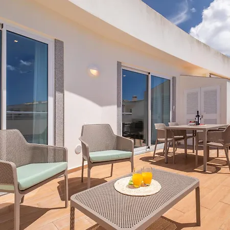 Ocean & 3 With Pool By Homing Apartamento *